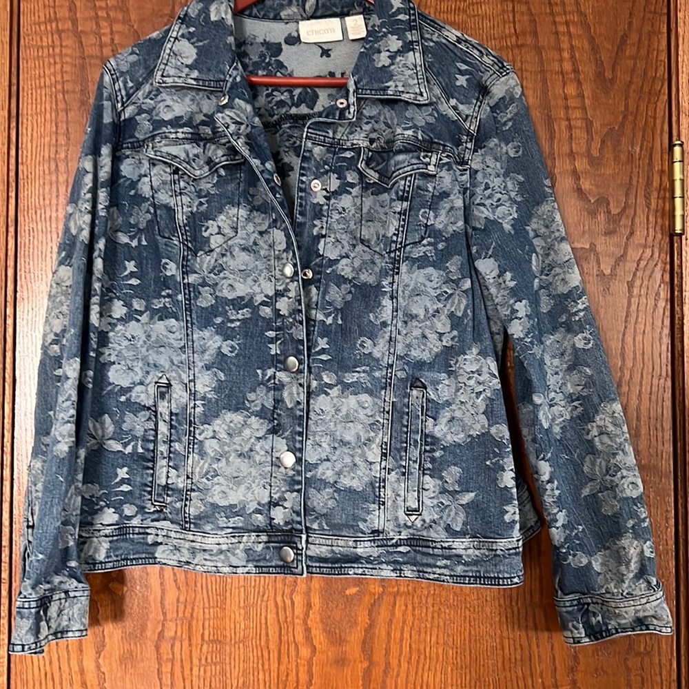 Chicos Floral Print Blue Jean Jacket Sz 2-Large
